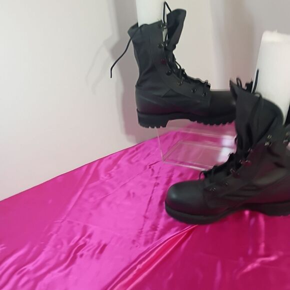 Belleville Mens SZ 4.5W Hot Weather Steel Toe Boot Black. Condition is Used main image 4